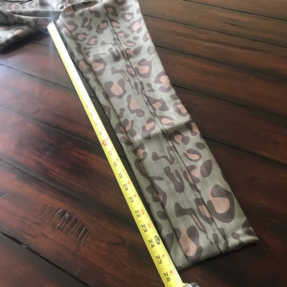 NWT. Anthropologie Leopard Sueded Slim Pants sz 4 - Picture 8 of 12